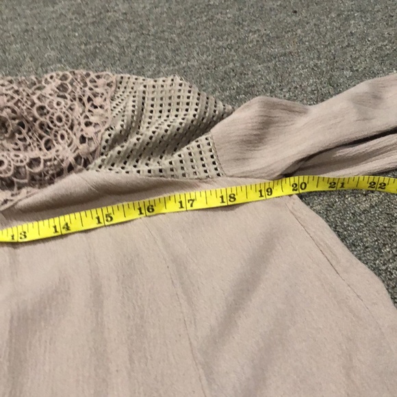 Umgee taupe open embroidered lace shoulder dress loose swing style runs big - Picture 11 of 11